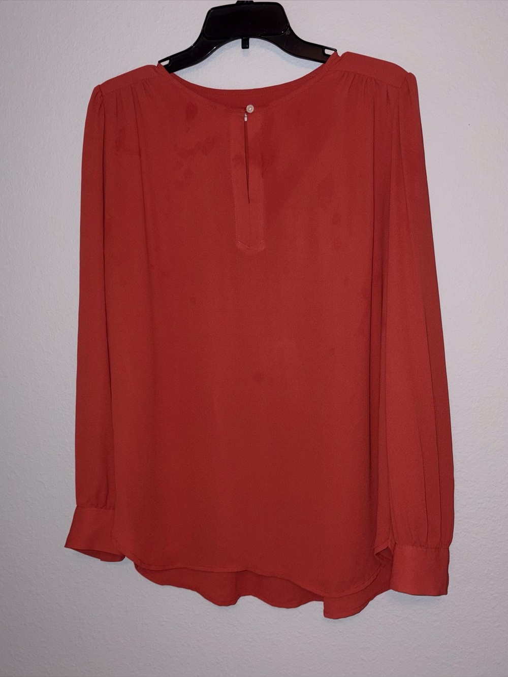 LOFT 100% Polyester Round Top with Keyhole Size S